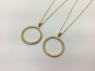 Lot 111 - Two 9ct Gold Ropetwist Chains, approximately...