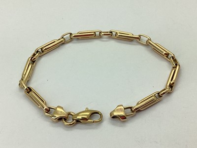 Lot 148 - A Modern 9ct Gold Bracelet, 19cm long.