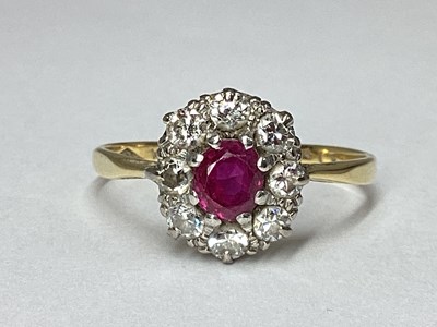 Lot 203 - A Vintage Diamond Set Cluster Ring, oval claw...