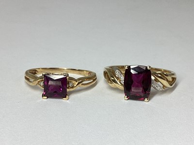 Lot 28 - QVC; A 9ct Gold Stone Set Dress Ring,...