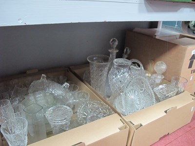 Lot 1080 - Glassware - decanters, vases, bowls, Sunray...