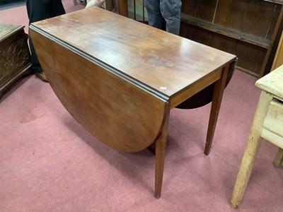 Lot 1462 - XIX Century Mahogany Oval Drop Leaf Dining...