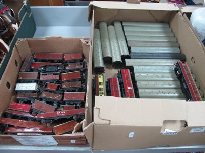 Lot 1057 - Model Railway Hornby Dublo Tin Plate Goods Van,...