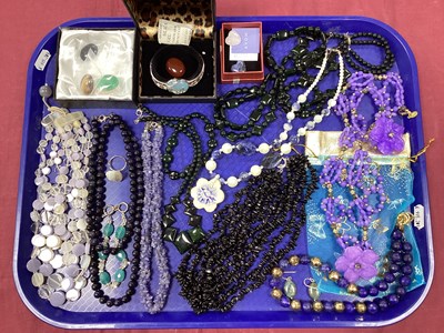 Lot 168 - A Collection of Polished Hardstone Jewellery,...