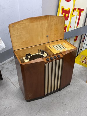 Lot 1194 - Ferguson 401 Freestanding Radiogram, in walnut...