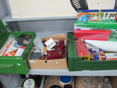 Lot 1111 - Dolls House Furniture, model Guides Gypsy...