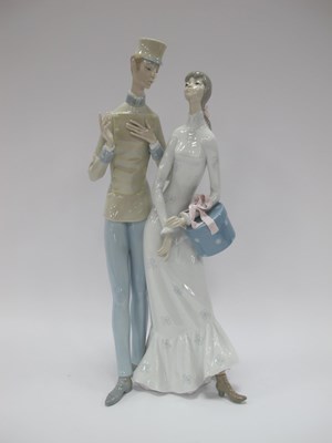Lot 1141 - Lladro Figurine 'The Flirt', 43.5cm high
