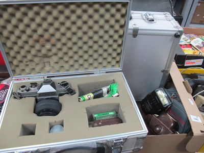 Lot 1092 - Cameras, to include Chinon CX with 55mm F/1-7...