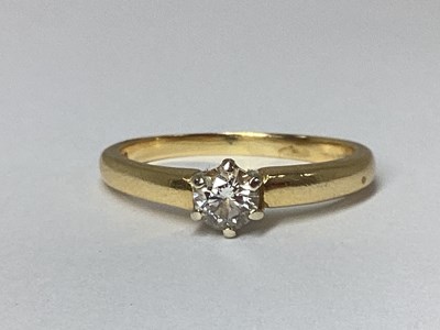 Lot 42 - A Modern 18ct Gold Single Stone Diamond Ring,...