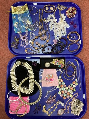 Lot 136 - A Collection of Assorted Costume Jewellery,...