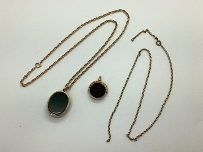 Lot 119 - A Vintage Hardstone Inset Oval Locket Pendant,...