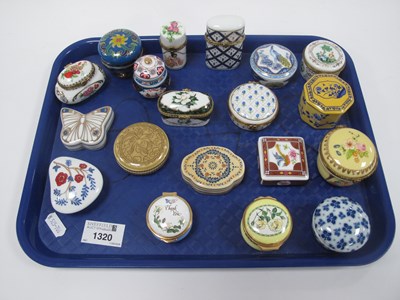 Lot 1320 - Bilston Enamel Pill Boxes (2), 16 Del Prado...