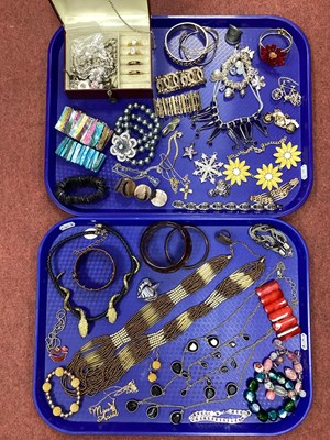 Lot 174 - A Collection of Modern Costume Jewellery,...