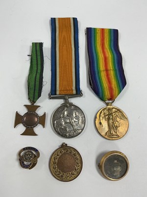 Lot 617 - WWI Leicestershire Regiment Medal Duo,...