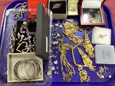 Lot 158 - A Collection of Modern Costume Jewellery,...