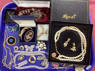 Lot 150 - A Collection of Modern Costume Jewellery,...