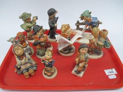 Lot 1250 - Hummel Figures 'Good Hunting', 'Latest News', '...