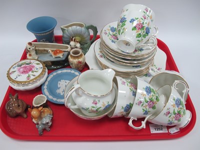 Lot 1252 - Royal Stuart Tea Ware of 21 pieces, Doulton...