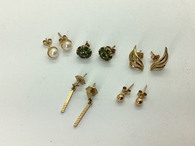 Lot 59 - A Pair of 9ct Gold Flowerhead Cluster Earrings,...