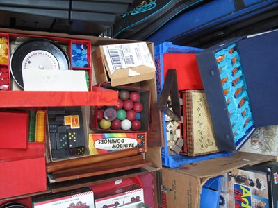 Lot 1363 - Roulette, small snooker balls, billiard balls,...