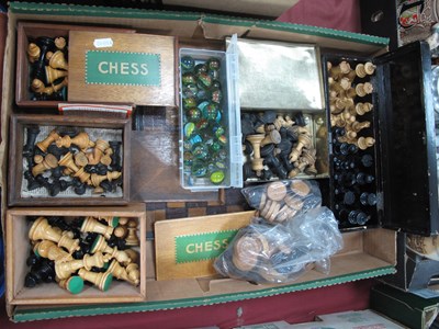 Lot 1372 - Chess Turned Wooden Pieces, sets noticed,...