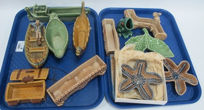 Lot 1269 - Wade Startfish Dish in Box, manin in boat,...