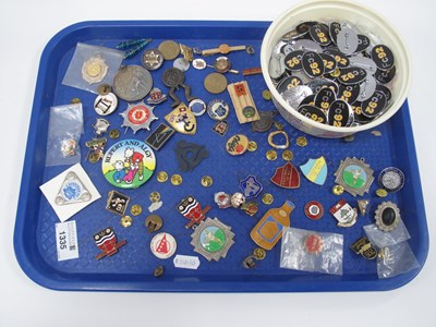 Lot 1335 - Lapel Badges - Manchester United, Rochdale,...