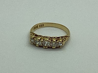 Lot 196 - A Victorian Five Stone Diamond Ring, graduated...