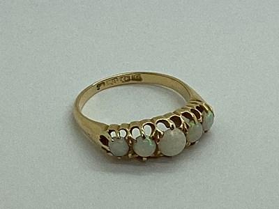 Lot 200 - An Edwardian 18ct Gold Five Stone Opal Ring,...