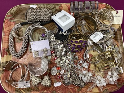 Lot 79 - A Selection of Modern Costume Jewellery,...